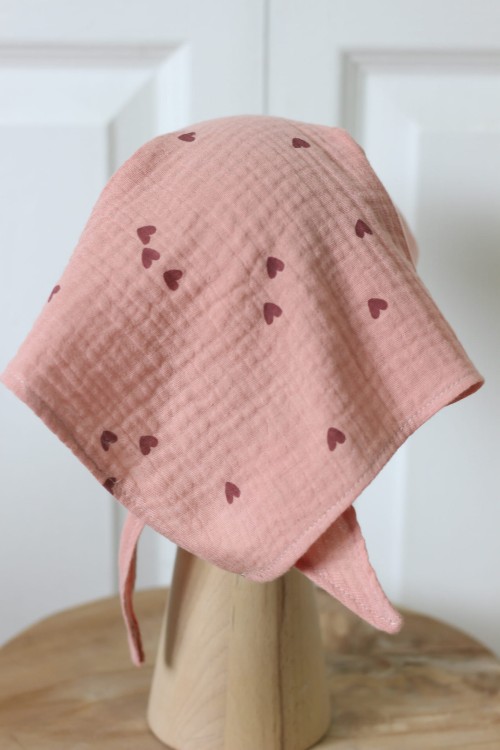 Muślinowa chusta na głowę dla dziecka Bombel Be serduszka