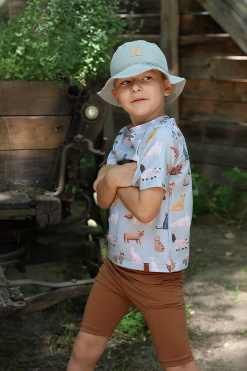 Kapelusz letni w kolorze mięty – stylowy i lekki, idealny na słoneczne dni.