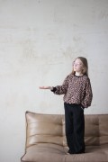 kieszenie po bokach – detal użytkowy.