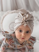 Wygodny krój body zapewnia swobodę ruchów dziecka podczas zabawy, snu i codziennych aktywności.