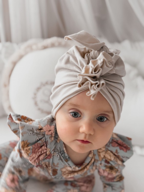 Wygodny krój body zapewnia swobodę ruchów dziecka podczas zabawy, snu i codziennych aktywności.