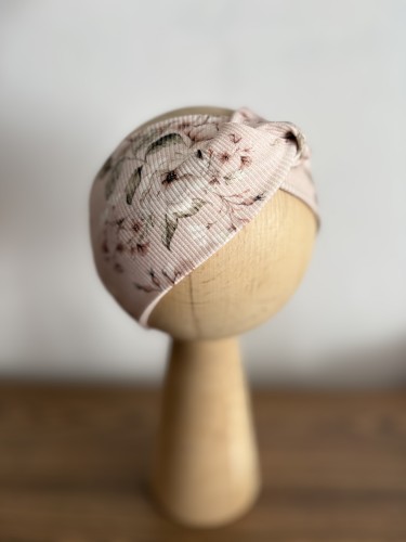 Opaska na głowie – naturalne dopasowanie i wygoda.