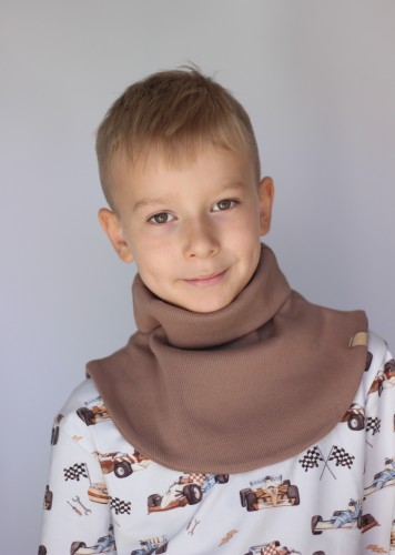Golfik dziecięcy pod szyję w kolorze mokka