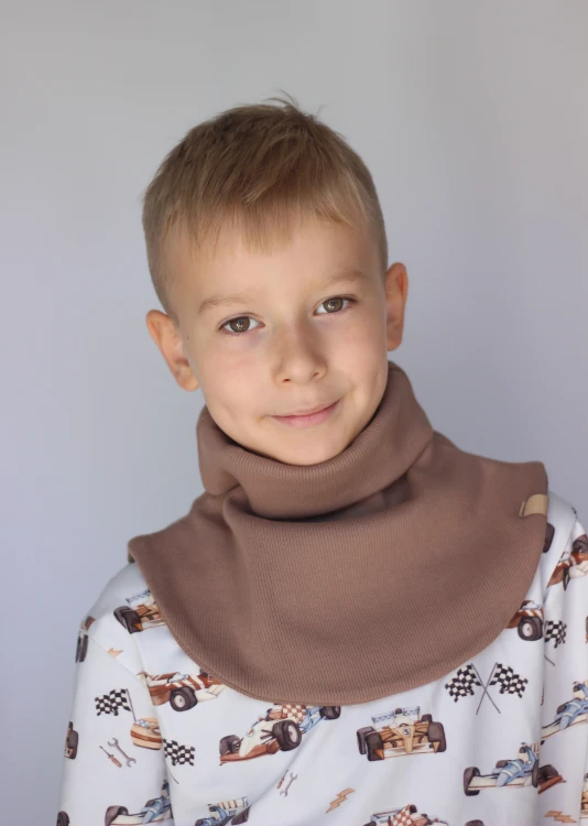 Golfik dziecięcy pod szyję w kolorze mokka