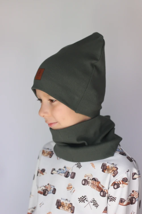Minimalistyczna czapka dziecięca w kolorze khaki