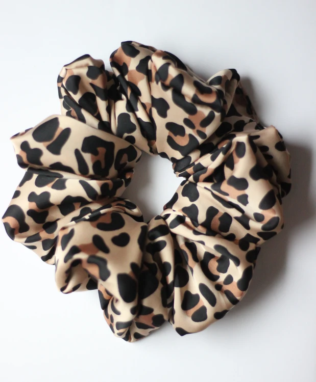 Frotka Panterka – materiałowa gumka scrunchie do włosów