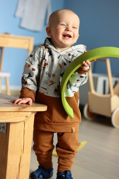 Komplet dresowy dziecięcy Szkołą Magii