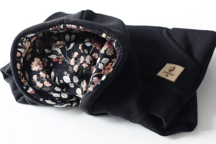 Bluza dziecięca  ocieplana czarna we kwiaty Bombel Be lubin