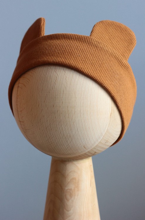 Opaska dziecięca miś karmelowa z uszami – handmade z dzianiny